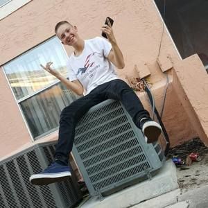 Meet your Posher, Jonathan